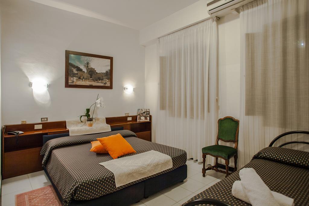 Hotel La Terrazza Кальяри Номер фото