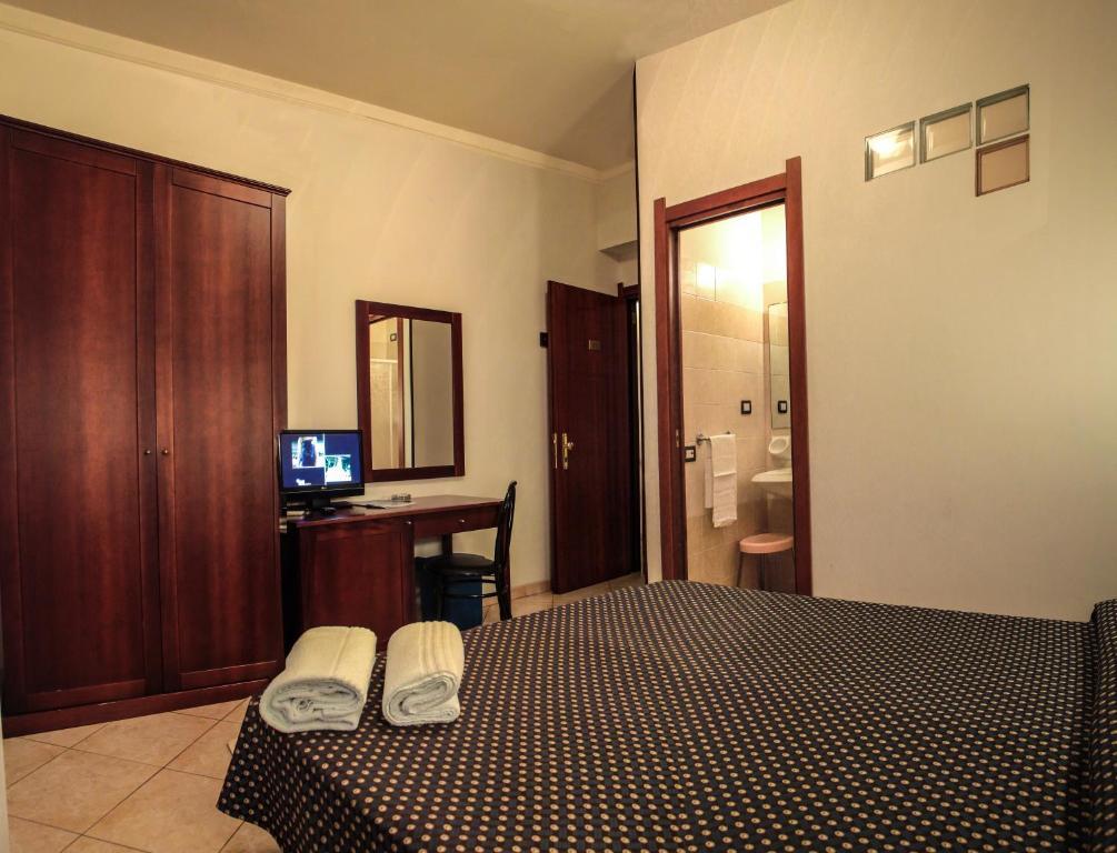 Hotel La Terrazza Кальяри Номер фото