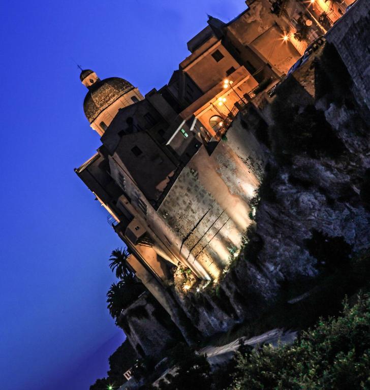 Hotel La Terrazza Кальяри Экстерьер фото