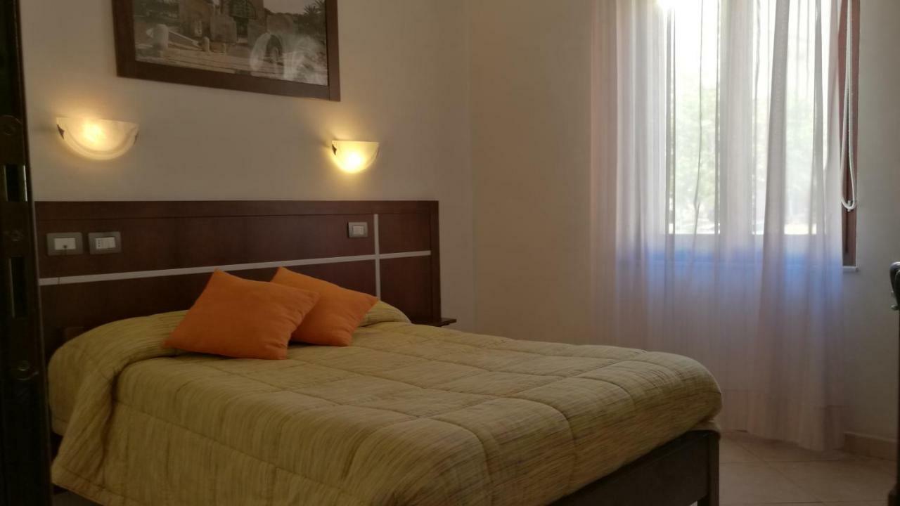Hotel La Terrazza Кальяри Экстерьер фото