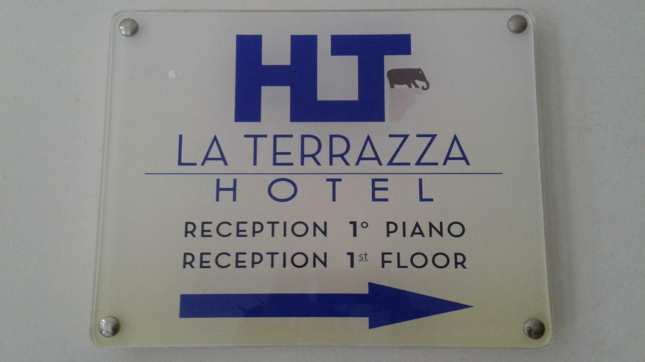 Hotel La Terrazza Кальяри Экстерьер фото